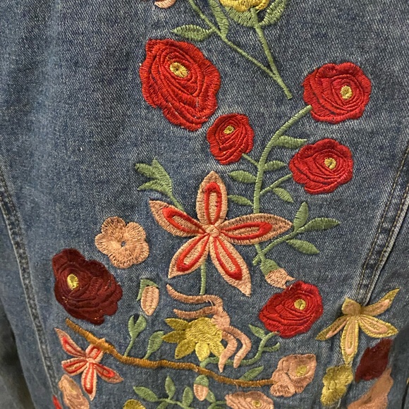 🌴Boho Vintage Floral Embroidered Denim Jacket, size xs - Picture 7 of 8